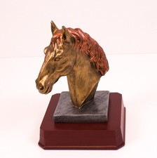 Trophäe mit Pferdekopf - ca