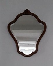 Wandspiegel Spiegel geschliffen Wappenform Eichenrahmen geschnitzt 60er Sammler