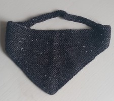 Baby Halstuch Dreieckstuch Handarbeit schwarz ca. 35 x 16 cm