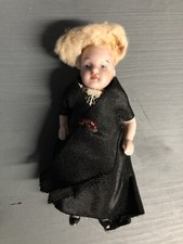 Antike Puppenstuben Puppe Dame in schwarz