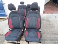 FIAT BRAVO II (198) 1.4 16V Sitzgarnitur komplett Stoff geteilt schwarz rot