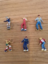 Modelleisenbahn H0 Figuren - 6 Skater - unbespielt