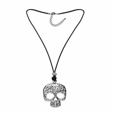1 lange Lederkette mit großem