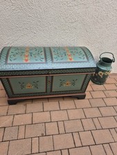 Alte Holztruhe aus dem 1900