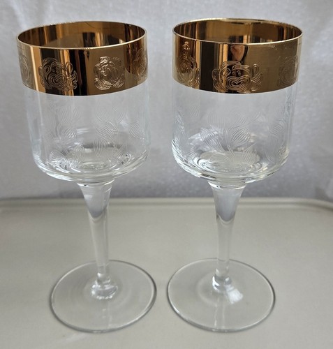 Zwei vintage weingläser mit - zwei,