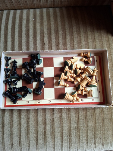 Holz-Schachfiguren-Set
