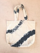 Urban Outfitters –