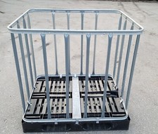IBC Gitterbox auf Kunststoffpalette mit senkrechten Streben, Industriepalette