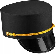 Schwarzer Schiebermütze