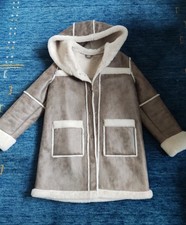 Zeitloser Wintermantel von VILA aus Wildlederimitat in beige, gefüttert