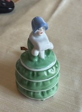 Kleine Porzellan Figur  Alt Spieluhr ?