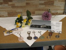 Schlüsselanhänger konvolut Bagger,Auto Edelstein nicht benutzt ,Buchstabe G; USW