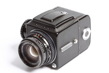 Hasselblad 500C/M Black CM + Carl Zeiss Planar 2,8/80 T* + A-12 Magazin 