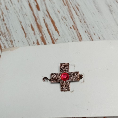 Kreuz anstecker aus metall - kreuz, mit