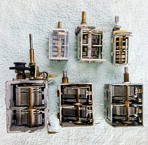 Div - ,, 4-&