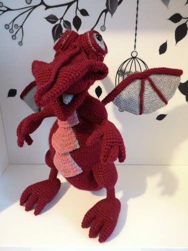 Spielzeug drache gehäkelt - spielzeug,