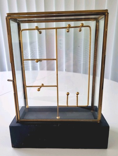 Madam stoltz schmuck vitrine - madam,