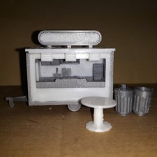 Imbisswagen im Maßstab H0, 1/87 mit Einrichtung, Außentisch und Mülleimer