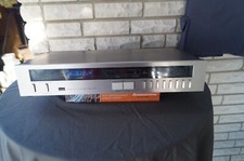 Äußerlich sehr gepflegter Sansui Tuner T9
