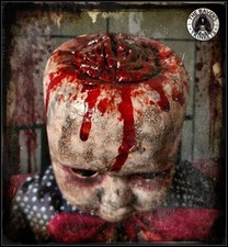 Gruselige Horror Dämon Puppe