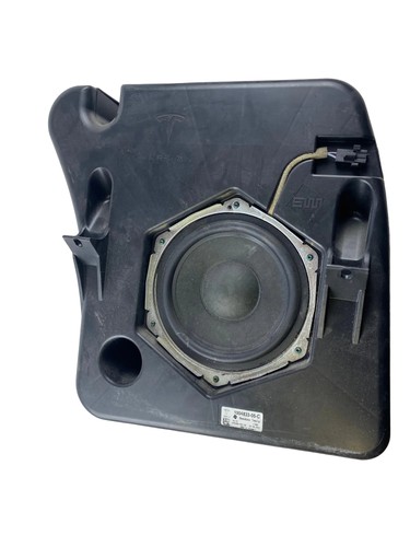 Tesla model 2014 - model, subwoofer