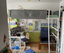 Hochbett mit Schreibtisch  von