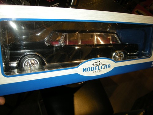 Modelcar group - 1:18,