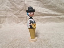 alte schöne Holzfigur für