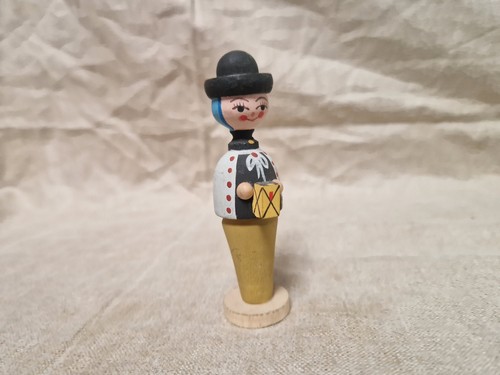 Alte schöne holzfigur für - holzfigur,