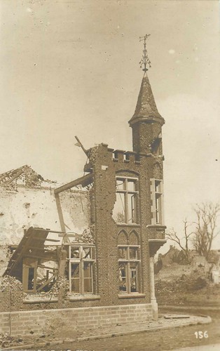 Zerstörtes gebäude - ak,