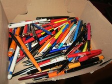 VW Werbeartikel, Kugelschreiber, Anstecknadeln, Mobil Forum Lernkasetten 