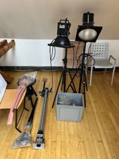 Reproanlage mit zwei Studiolampen und Biltzgerät