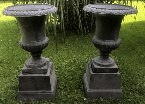 Paar amphoren mit - mit, sockel