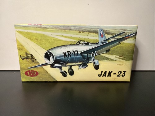 Jak plastikovy model - jak-23,