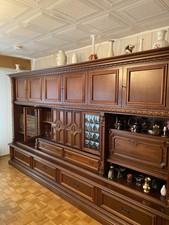 Massive Nussbaum Schrankwand