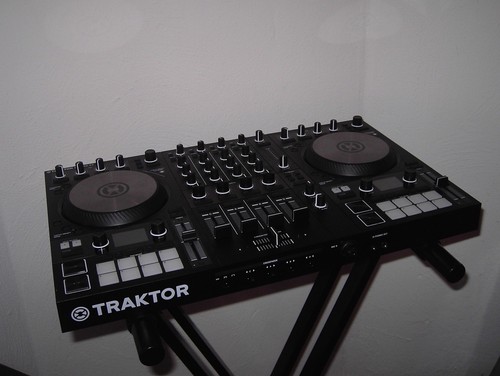 Native instruments traktor - native,