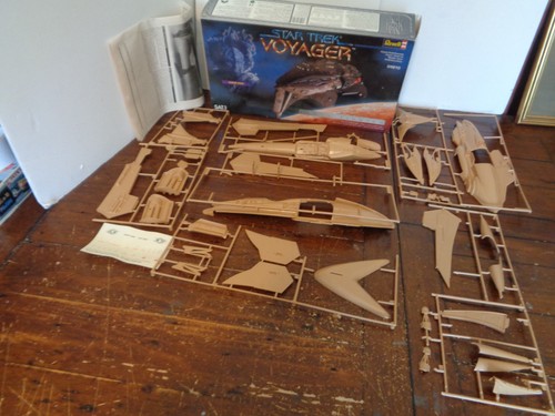 Revell 04810 star trek - trek, voyager