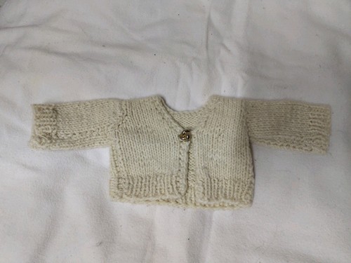 Selbstgestrickte puppenjacke - selbstgestrickte,