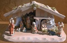 Krippe Weihnachten Holz 30 x 15 x 15 cm mit Krippenfiguren 10tlg bis 7 cm Poly