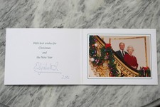 Queen Elizabeth II,  signierte