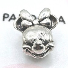 Pandora Charm mit Makel