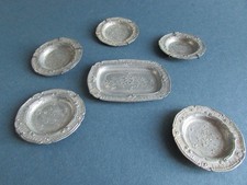 seltenes fein ziseliertes  Zinn  Geschirr - für die antike Puppenküche