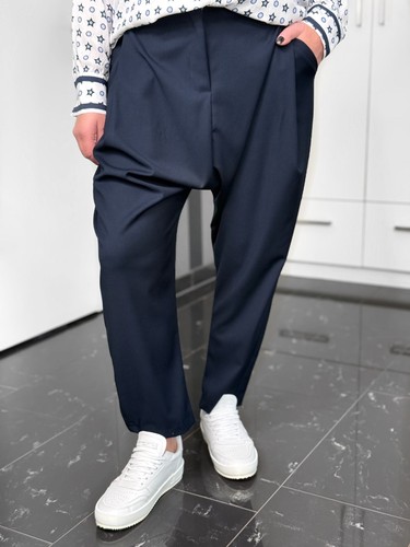 Lässige baggyhose mit tiefem - baggyhose,
