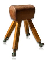 BENZ - alter Turnbock - Rindsleder - massiv Hartholz - Stufenlose Verstellung