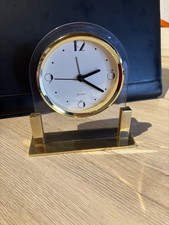 Kleine Standuhr für Nachtischoder Schreibtisch