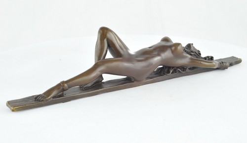 Statue pin art deco - pin-up, stil