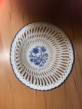 Triptis Porzellan Zwiebelmuster kleine Korbschale Dm ca. 16 cm - schön - wie neu