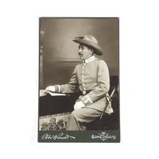 Portraitfoto Schutztruppe