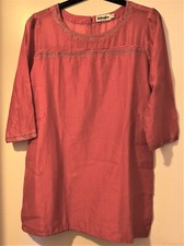 NEU  NEU  NEU  Damenbluse Größe M, rote Seidenmischung, leicht und luftig