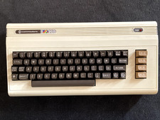Commodore VC20 in sehr schönem Zustand mit einigem Zubehör getestet und ok